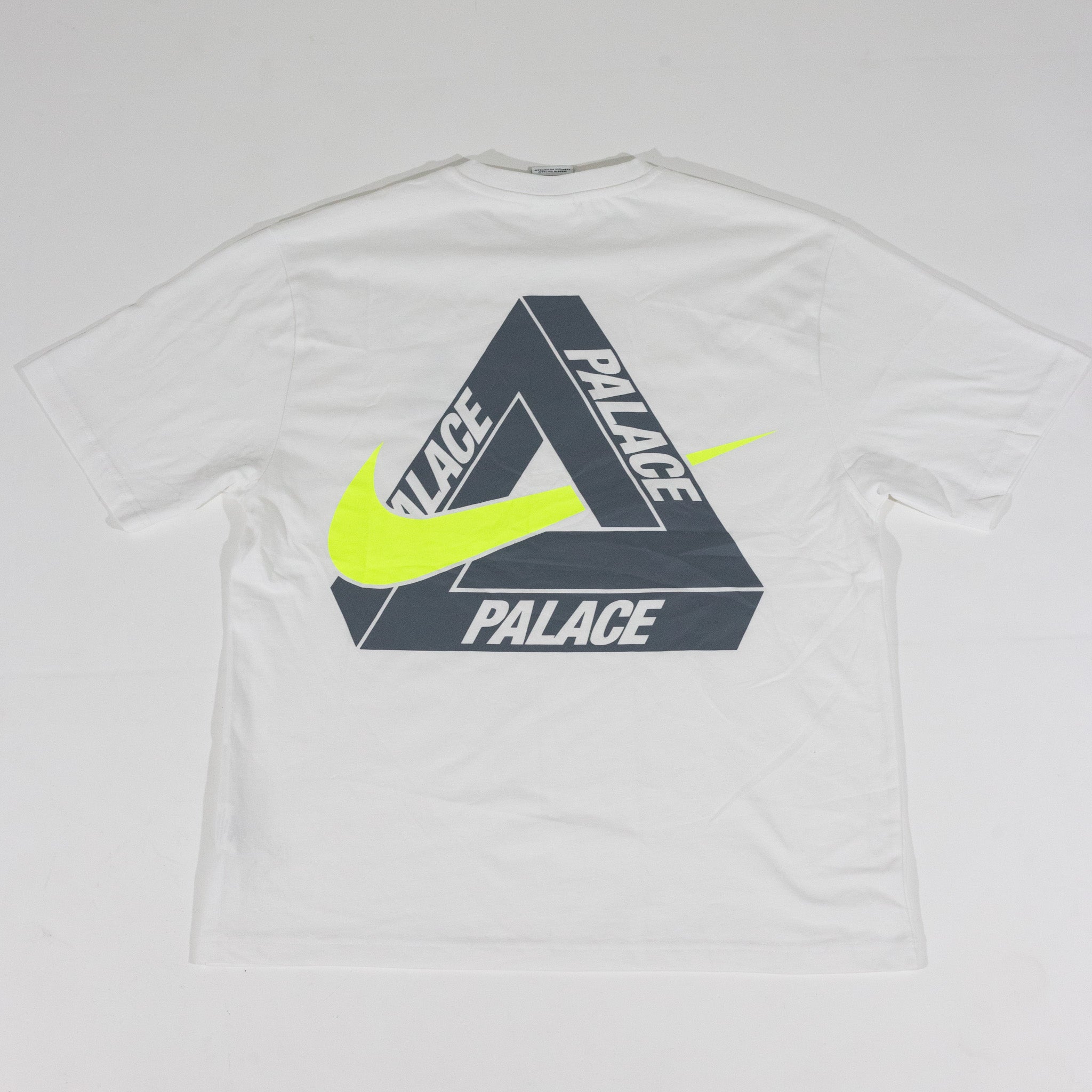 Camiseta Palace Skateboards x Nike Branca