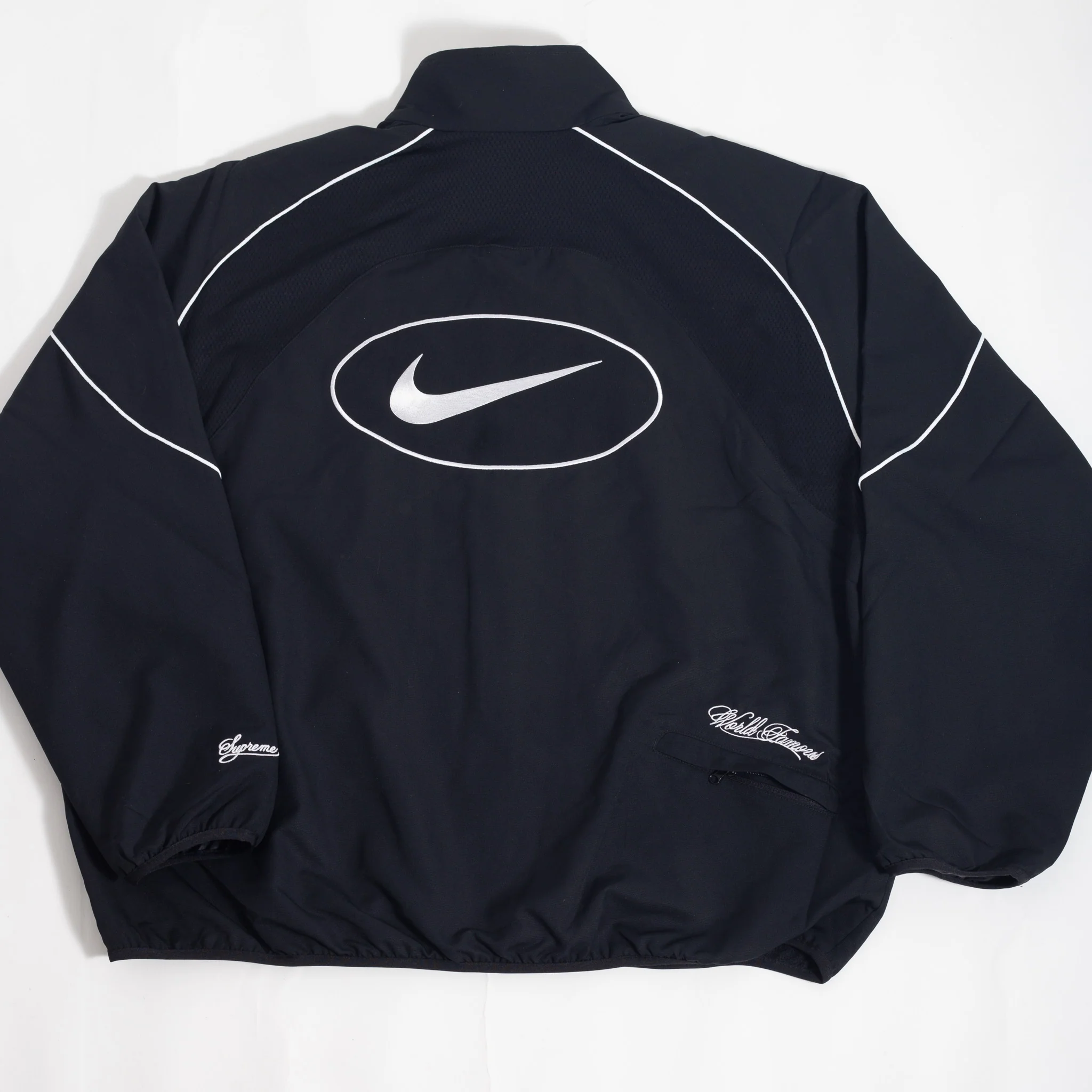 Jaqueta Nike x Supreme