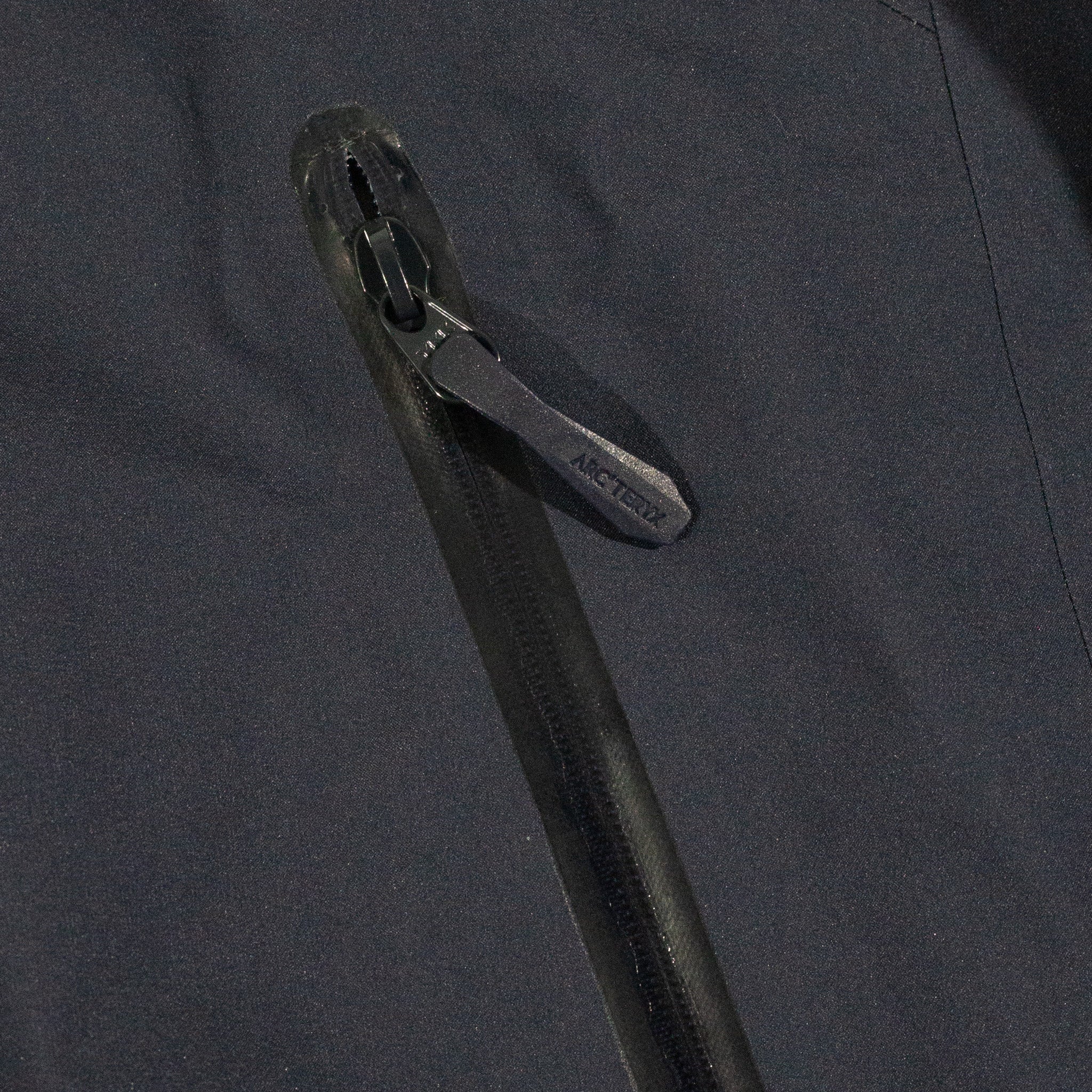 Jaqueta Arcteryx Beta Goretex - Black Sapphire