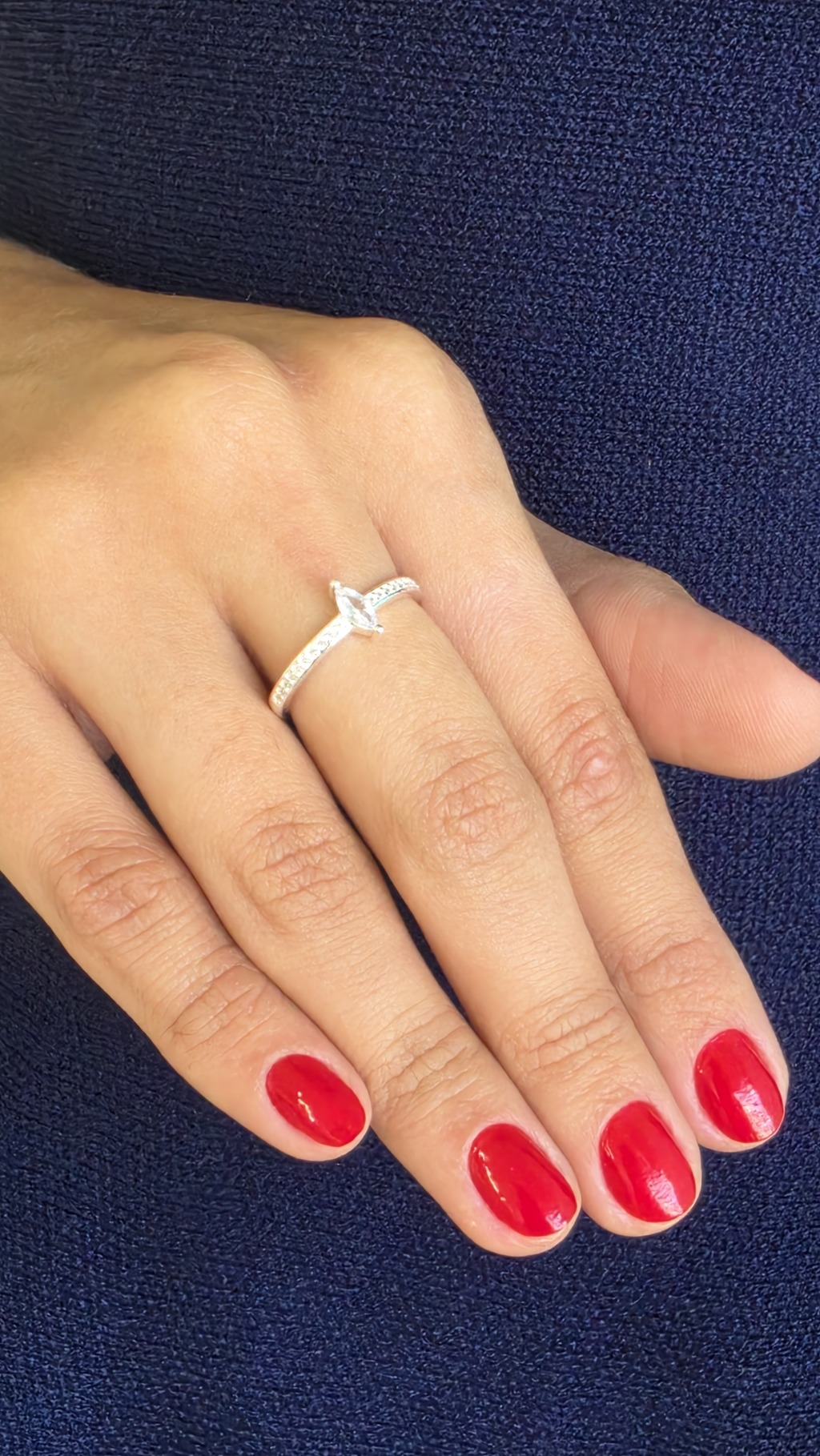 Anel com Zirconias