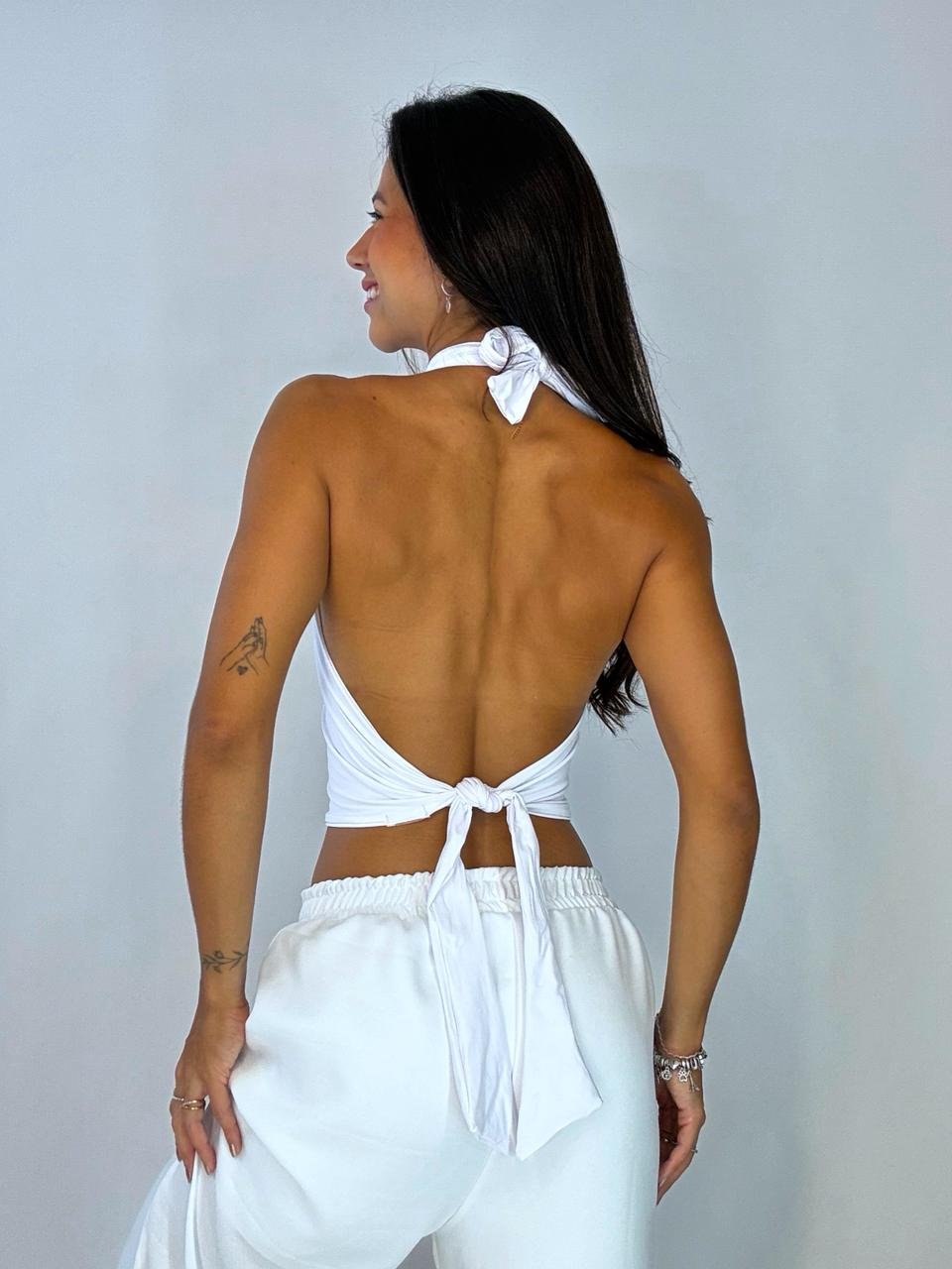 Blusa Frente Única Gola Alta