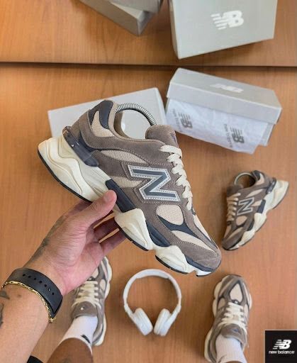 New Balance 9060 Marrom